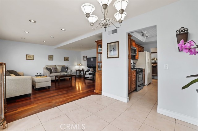 MLS #OC25062822 image #7