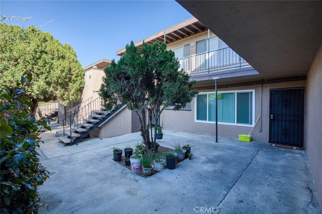 MLS #OC25063052 image #1