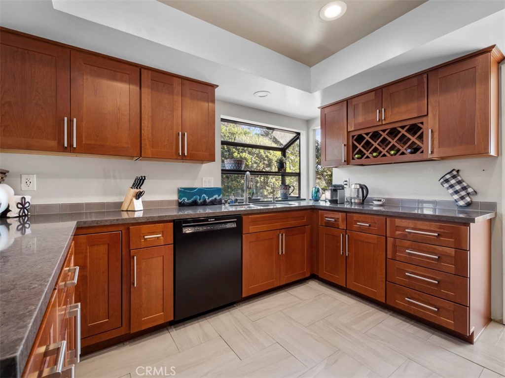 MLS #OC25063246 image #27