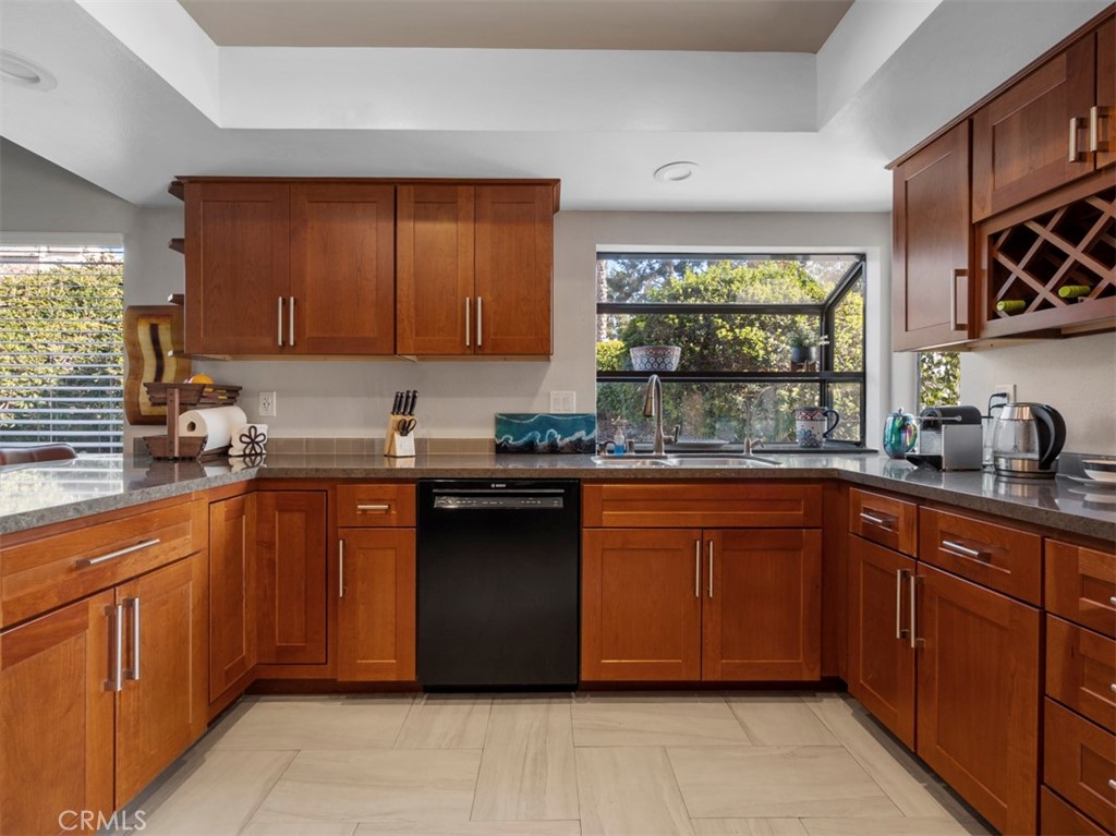 MLS #OC25063246 image #30