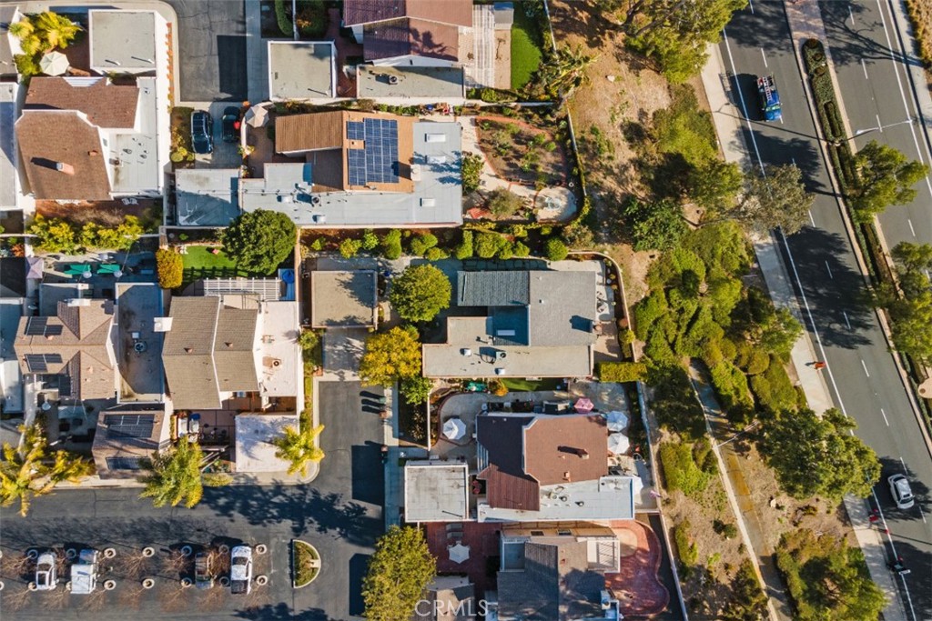 MLS #OC25063246 image #8