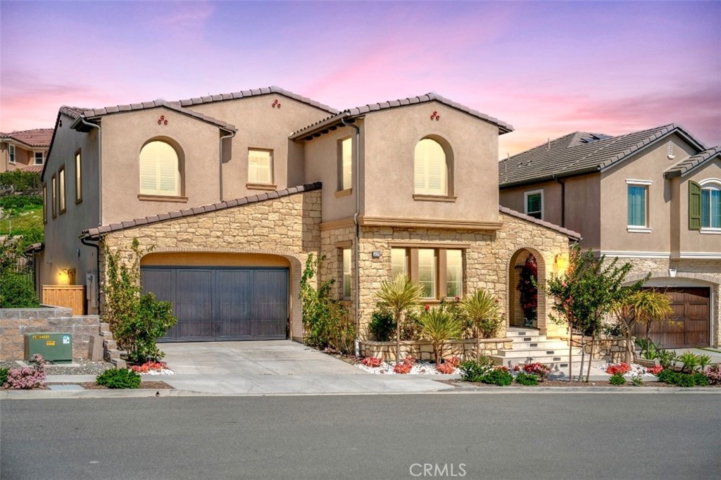 MLS #OC25063588 image #0