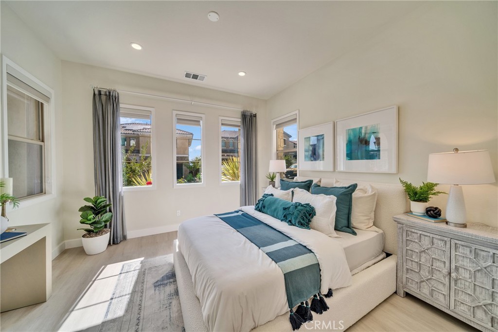 MLS #OC25063588 image #11