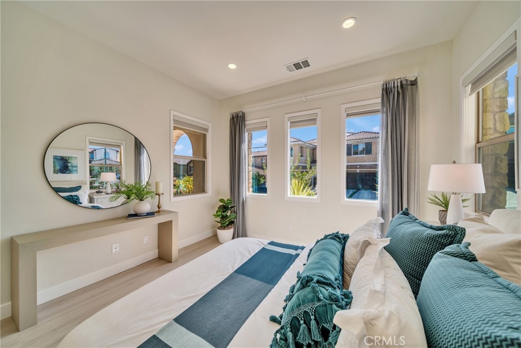 MLS #OC25063588 image #12