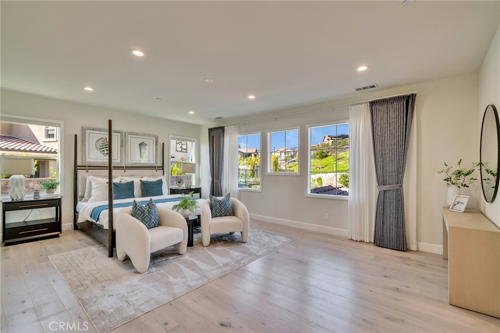 MLS #OC25063588 image #32