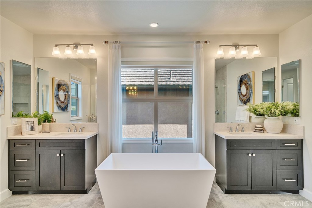 MLS #OC25063588 image #34