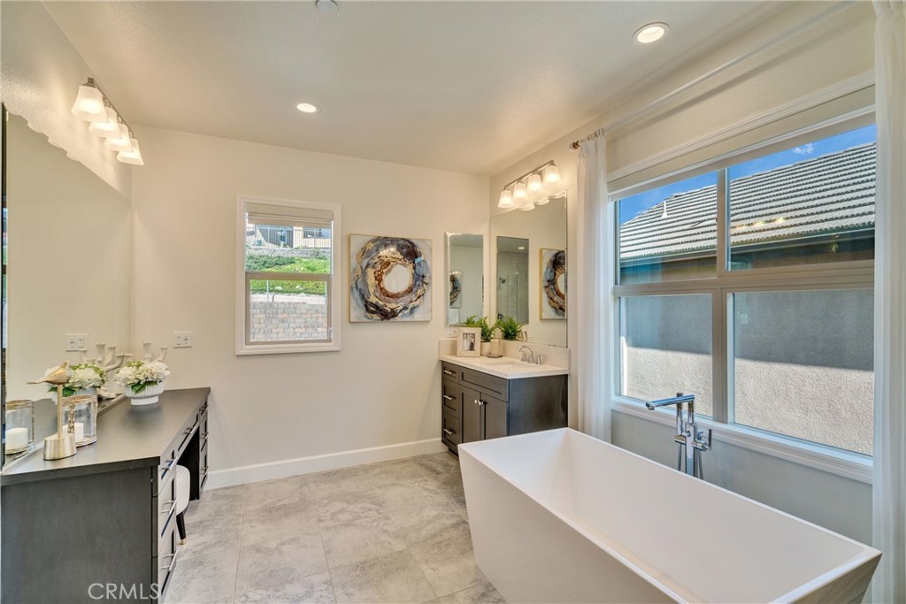 MLS #OC25063588 image #36