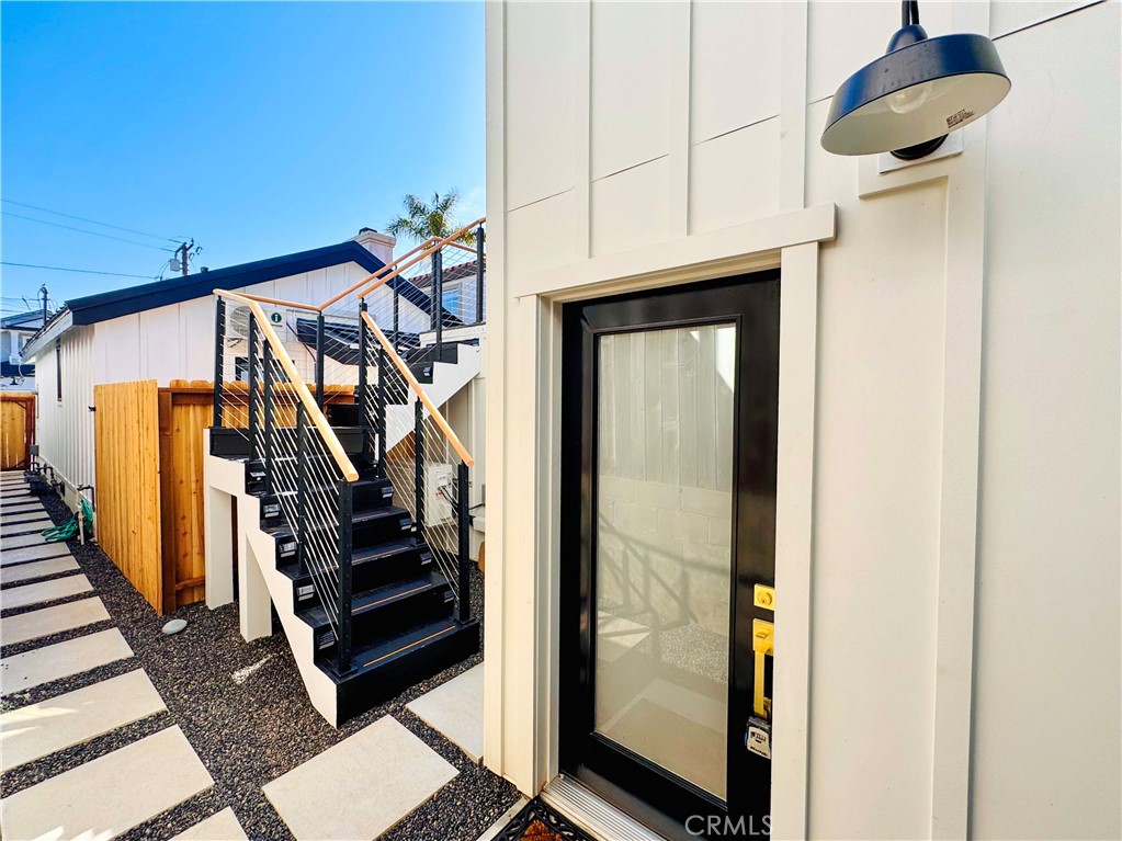 MLS #OC25063671 image #1