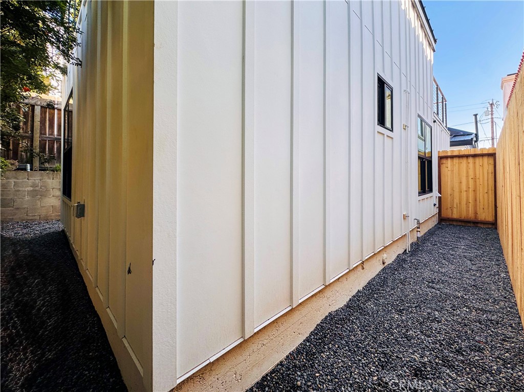 MLS #OC25063671 image #13