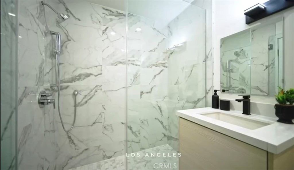 MLS #OC25064089 image #31