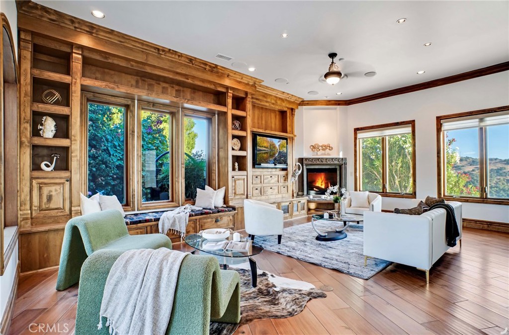 MLS #OC25064296 image #5