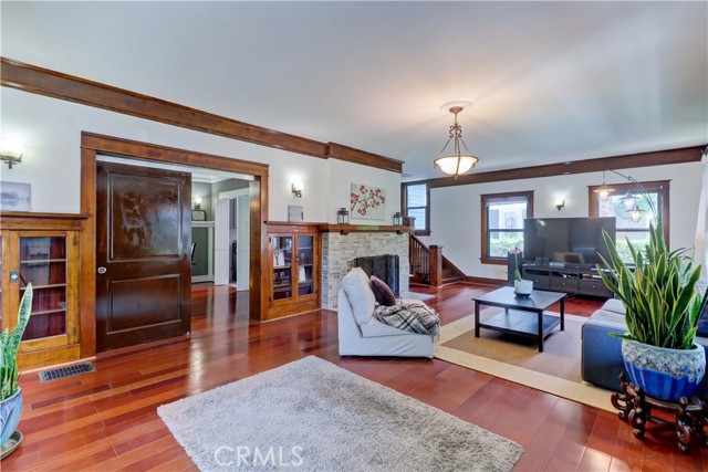 MLS #OC25064613 image #4