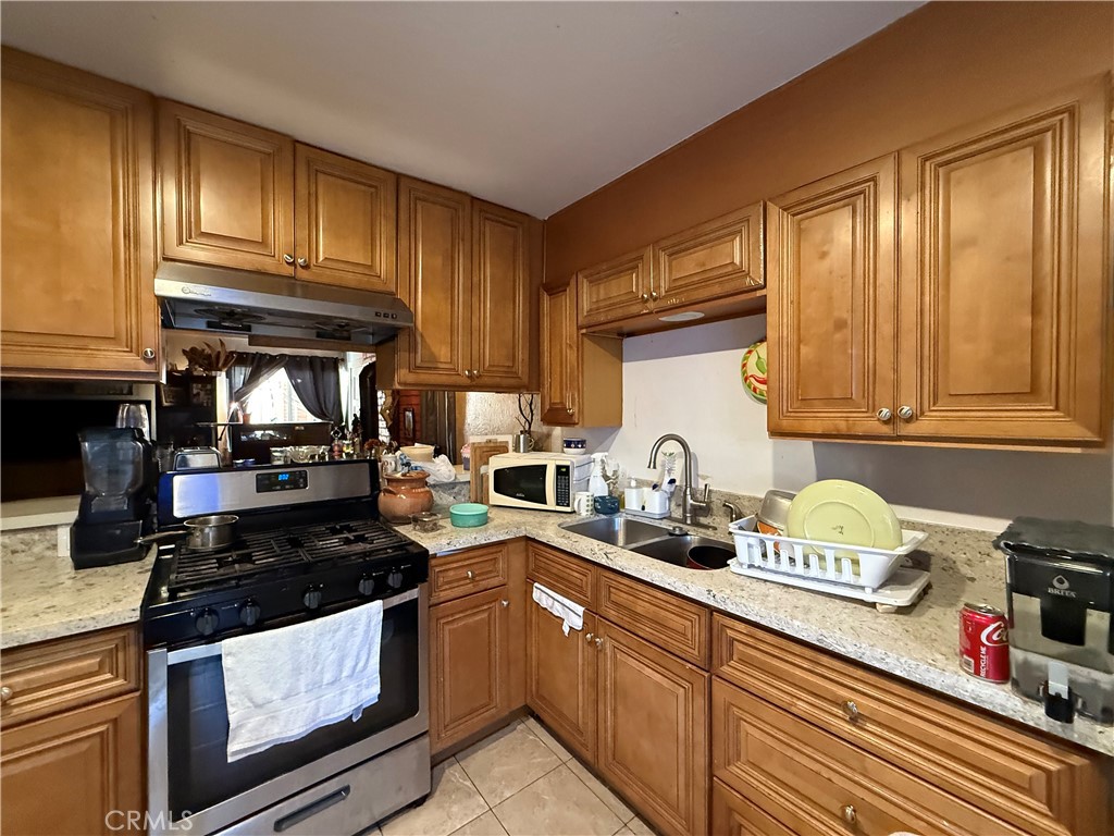 MLS #OC25064656 image #1