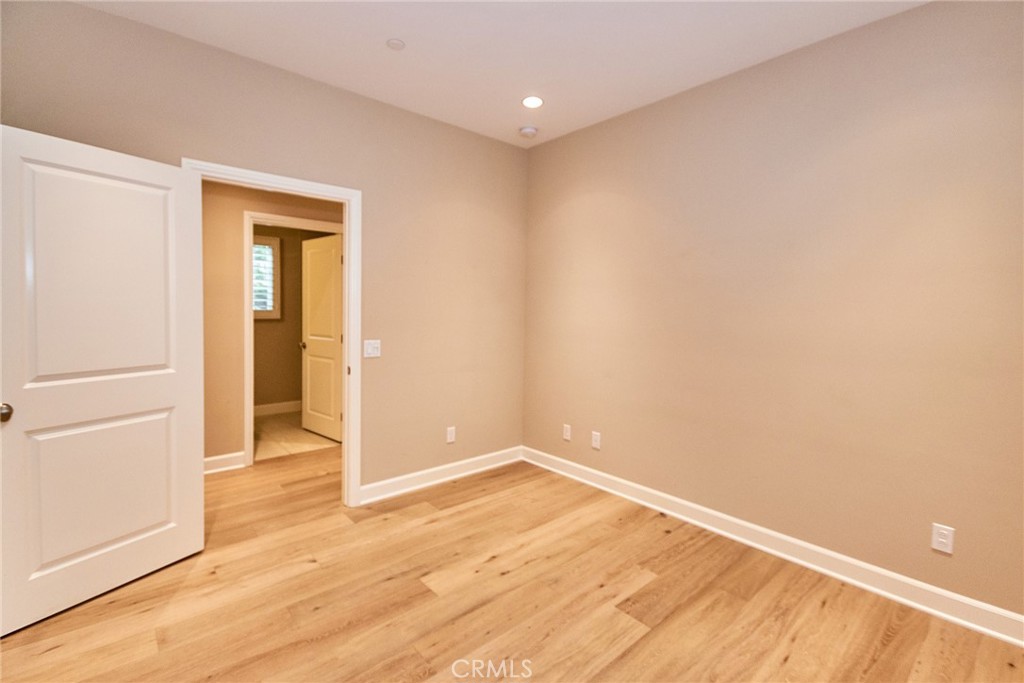 MLS #OC25064682 image #19