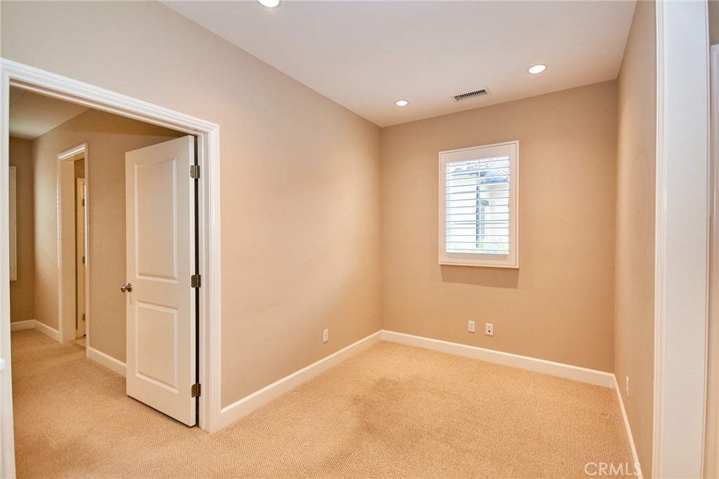 MLS #OC25064682 image #23