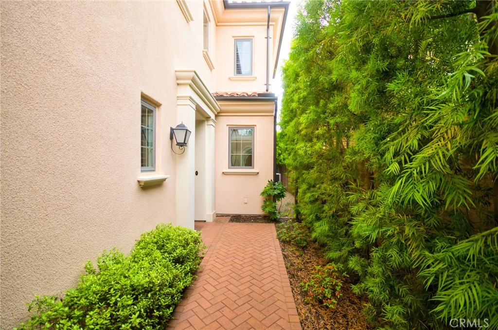 MLS #OC25064682 image #3