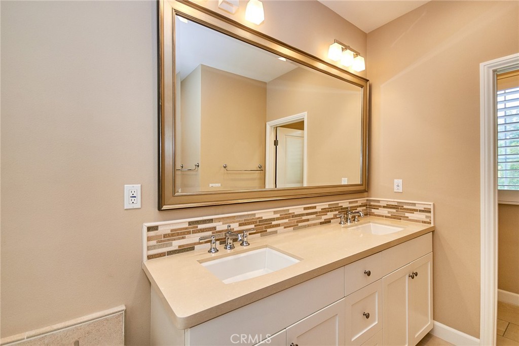 MLS #OC25064682 image #33