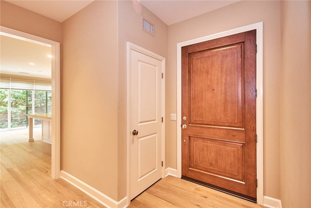 MLS #OC25064682 image #4