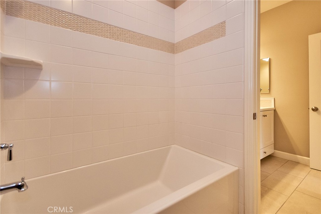 MLS #OC25064682 image #42