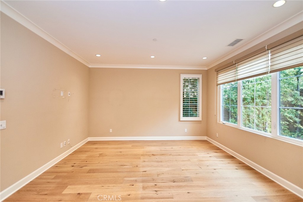 MLS #OC25064682 image #7