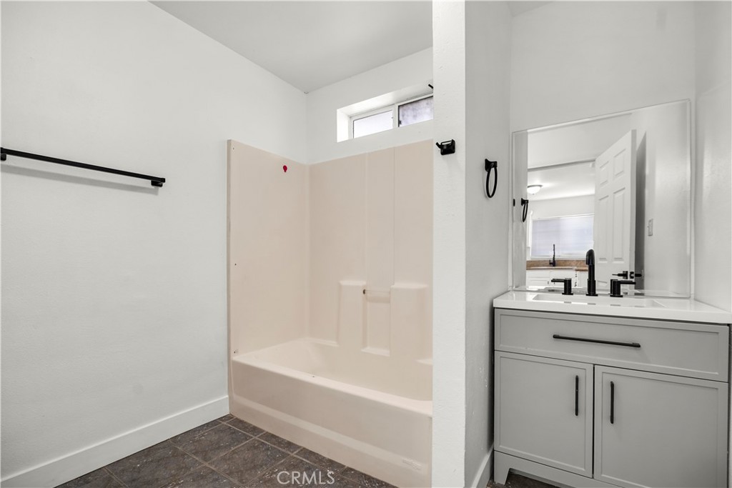 MLS #OC25065305 image #11