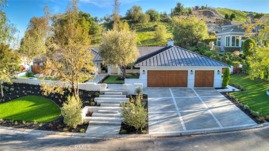 MLS #OC25065356 image #1