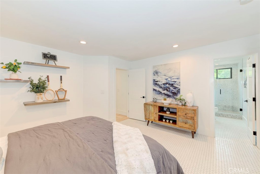 MLS #OC25065356 image #29