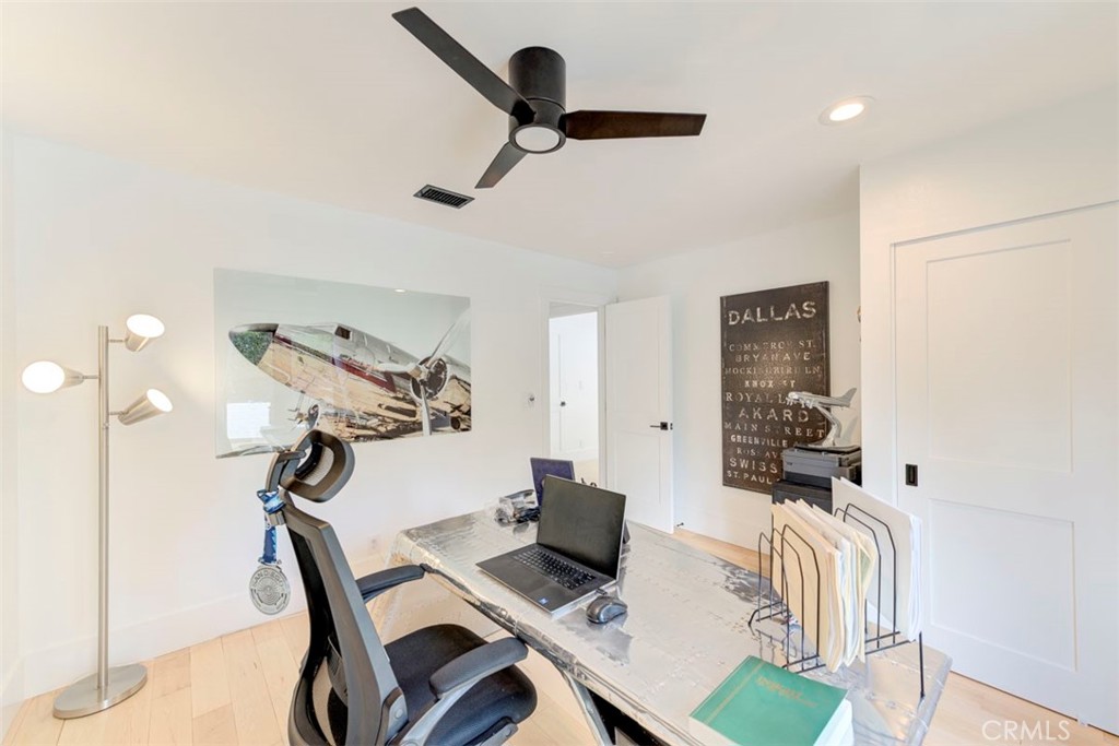 MLS #OC25065356 image #30