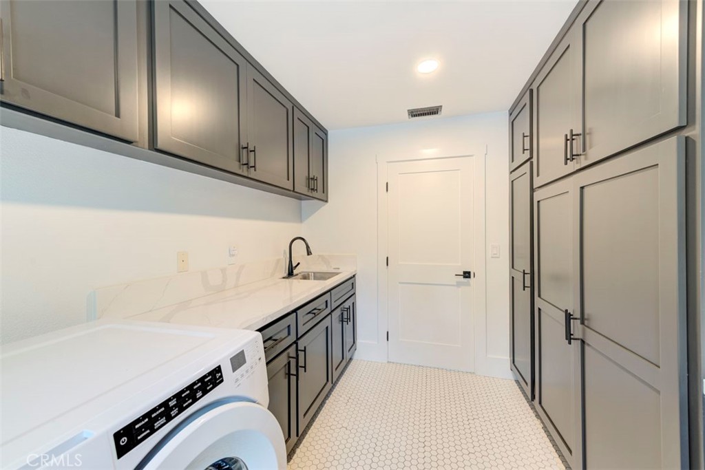 MLS #OC25065356 image #31