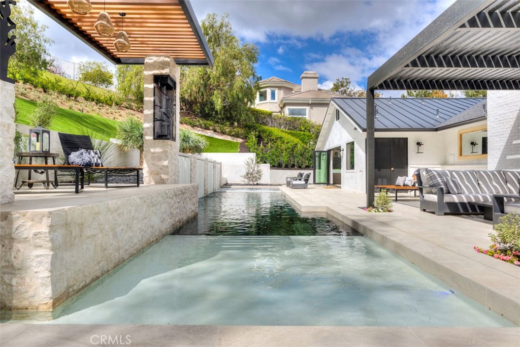 MLS #OC25065356 image #9