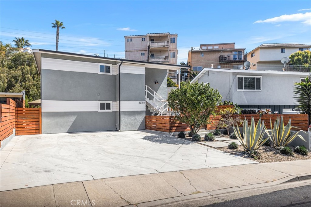 MLS #OC25067315 image #1