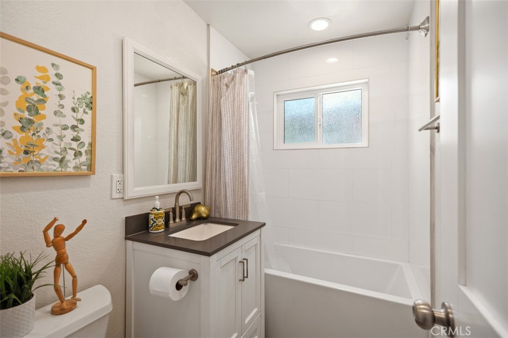 MLS #OC25067315 image #24