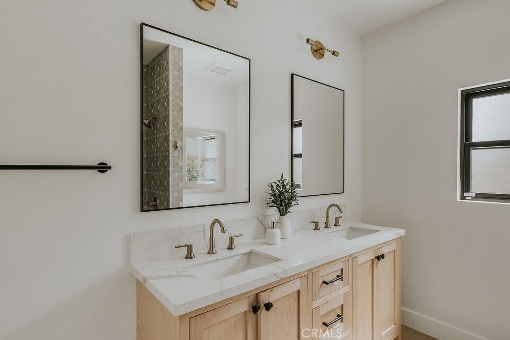 MLS #OC25067933 image #14