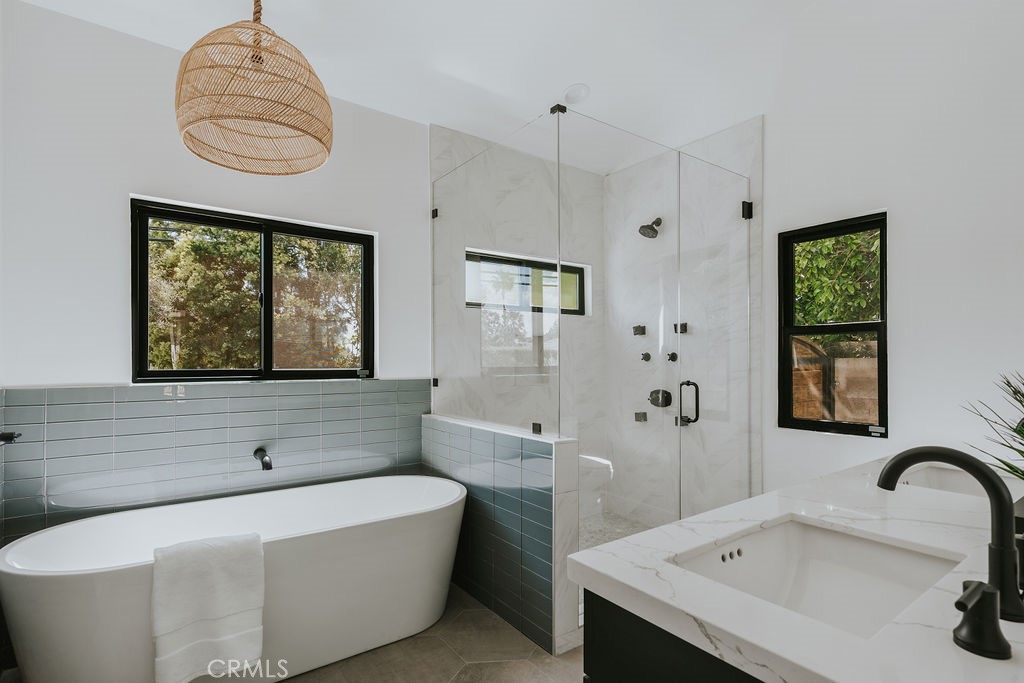 MLS #OC25067933 image #17