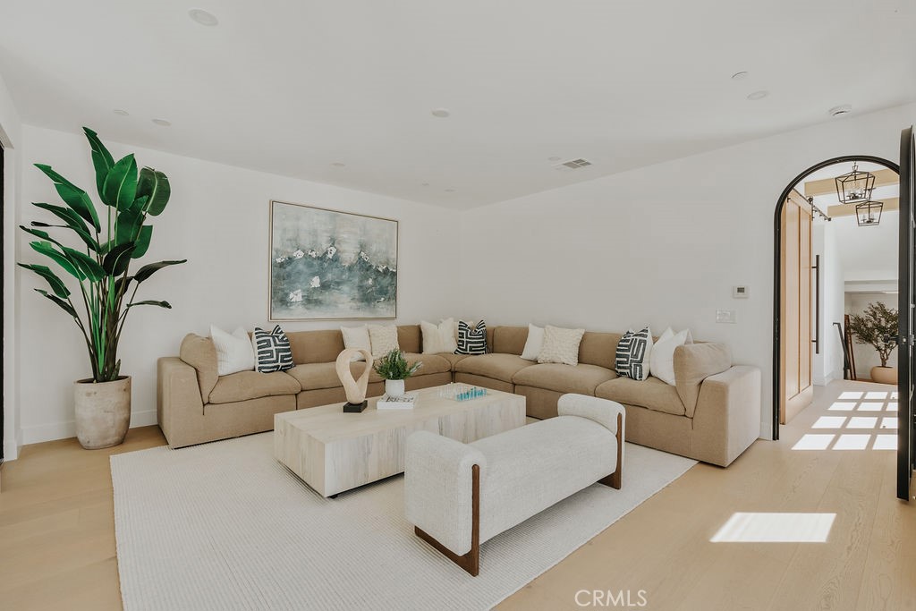 MLS #OC25067933 image #21