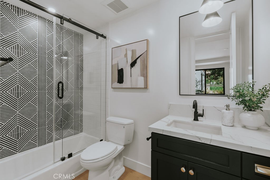 MLS #OC25067933 image #23