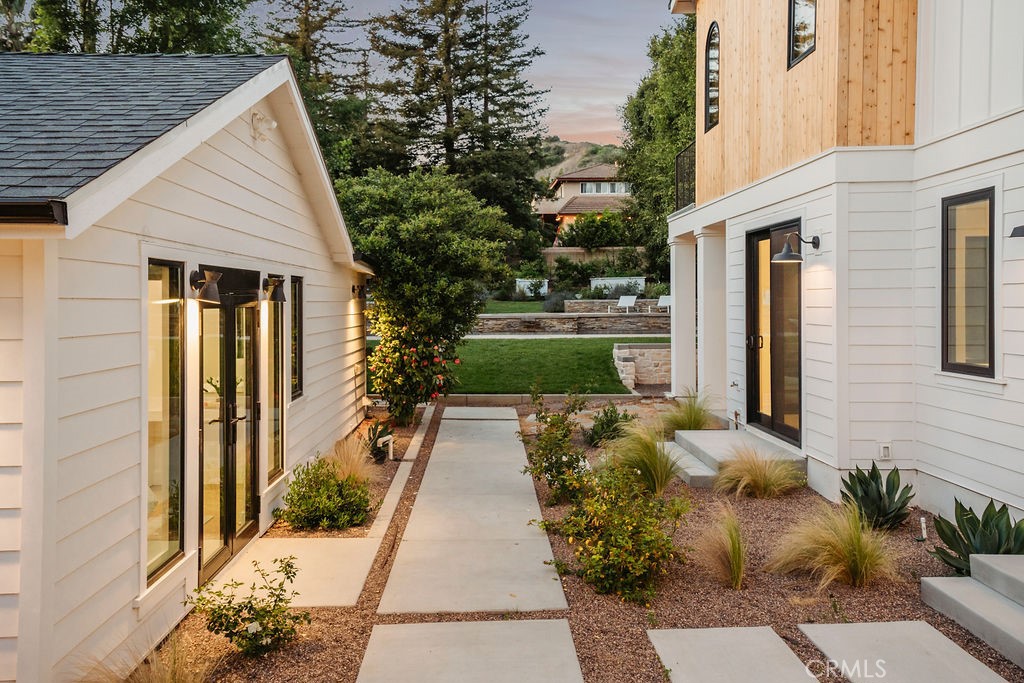 MLS #OC25067933 image #30