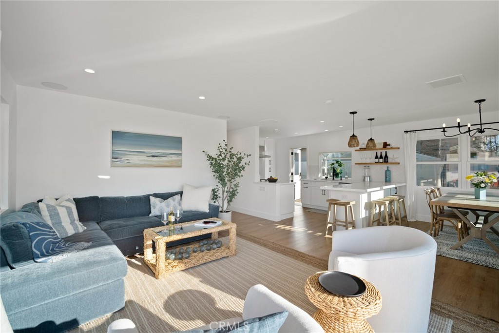 MLS #OC25071945 image #1