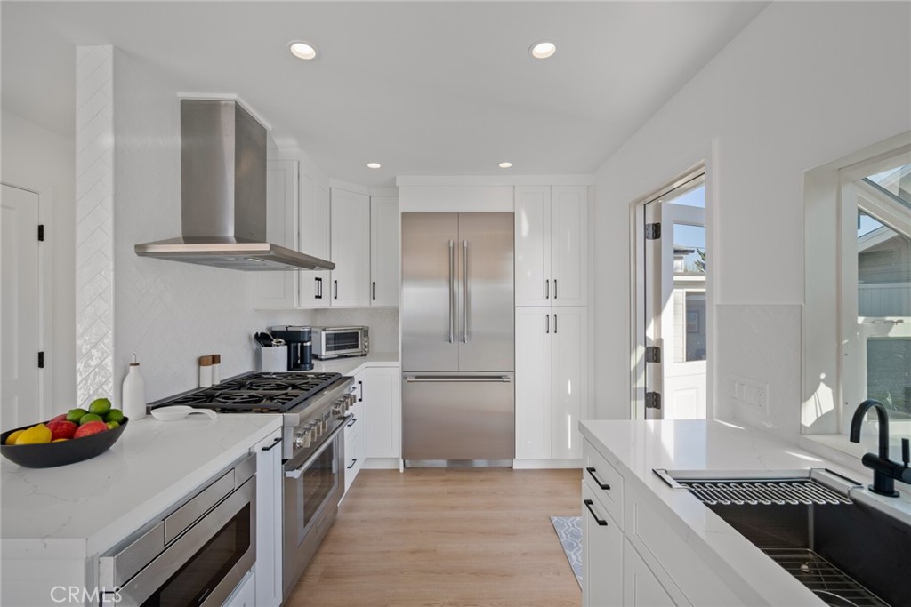 MLS #OC25071945 image #11