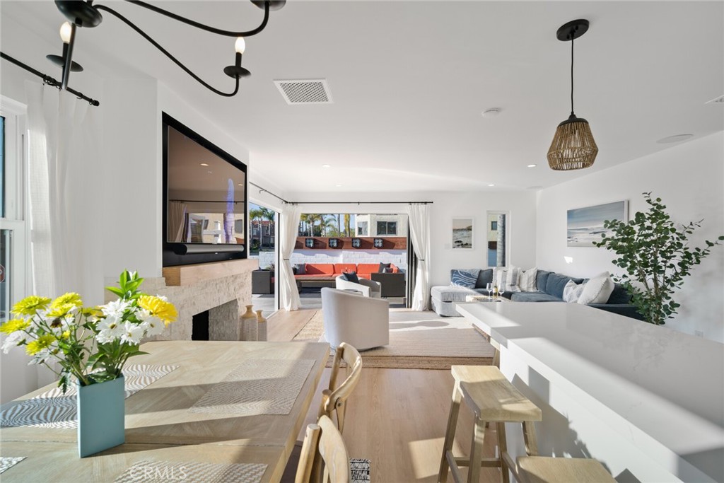 MLS #OC25071945 image #15