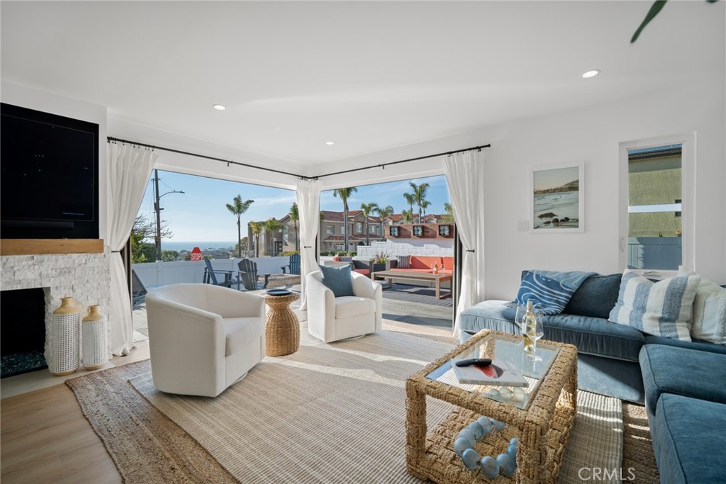 MLS #OC25071945 image #2