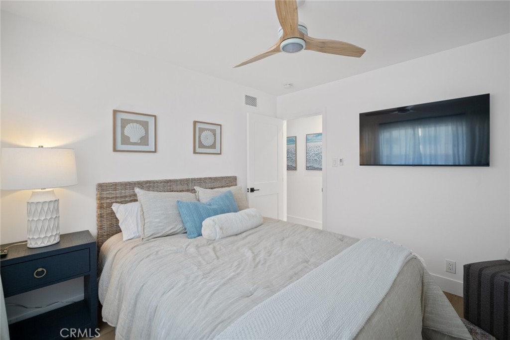 MLS #OC25071945 image #22