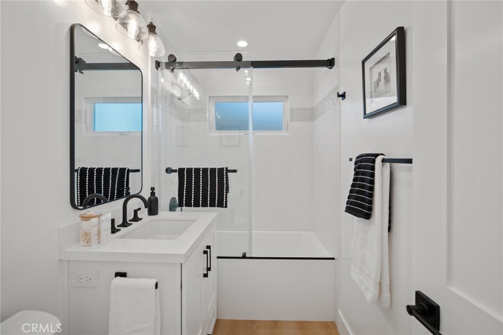 MLS #OC25071945 image #24