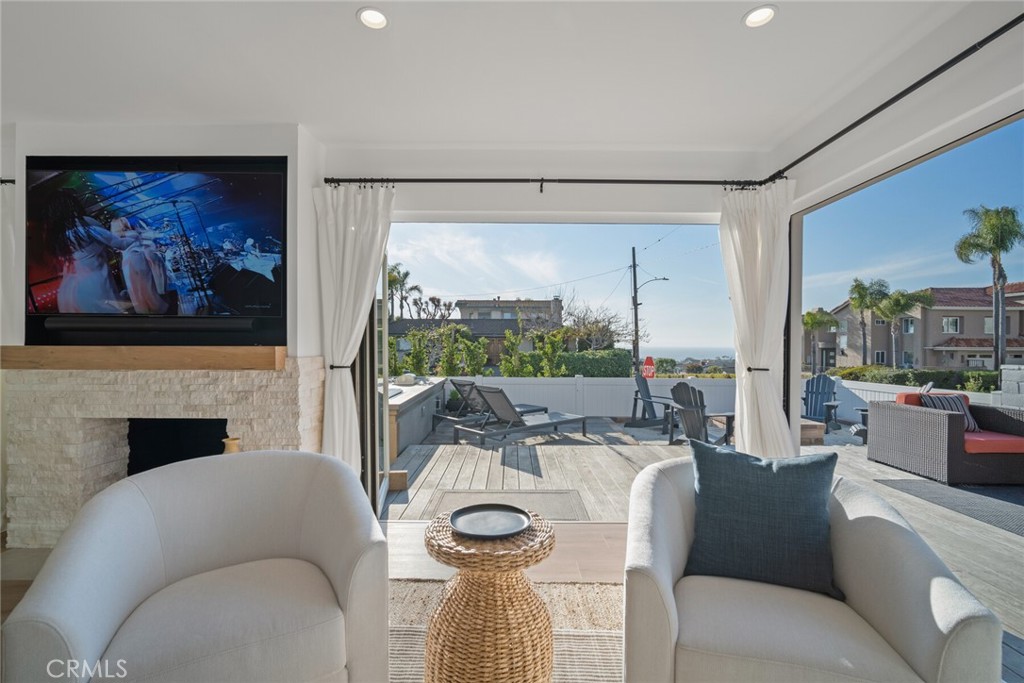 MLS #OC25071945 image #3