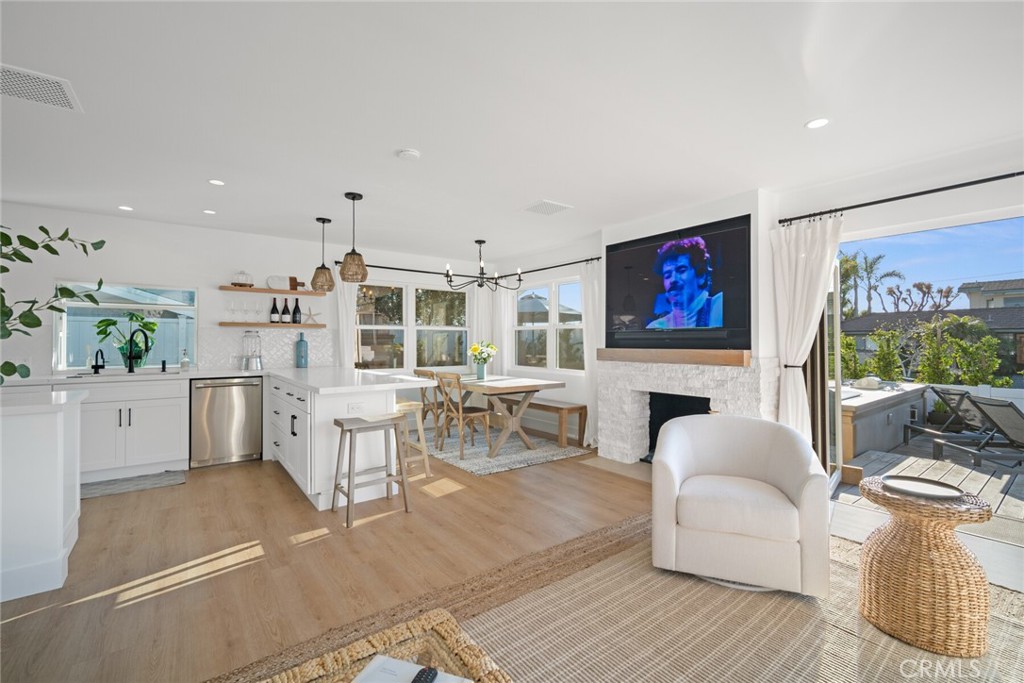 MLS #OC25071945 image #5