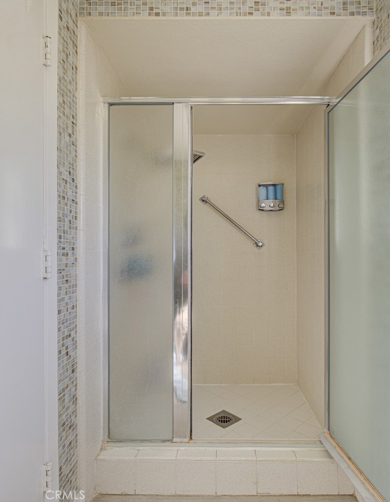 MLS #OC25073786 image #25