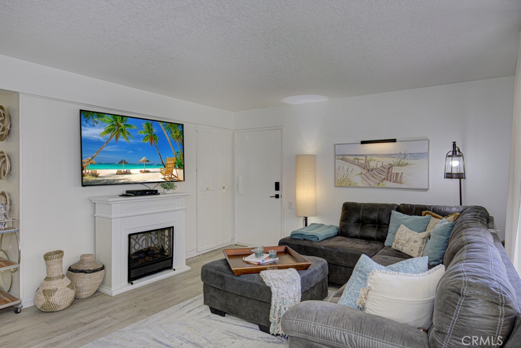 MLS #OC25073786 image #6