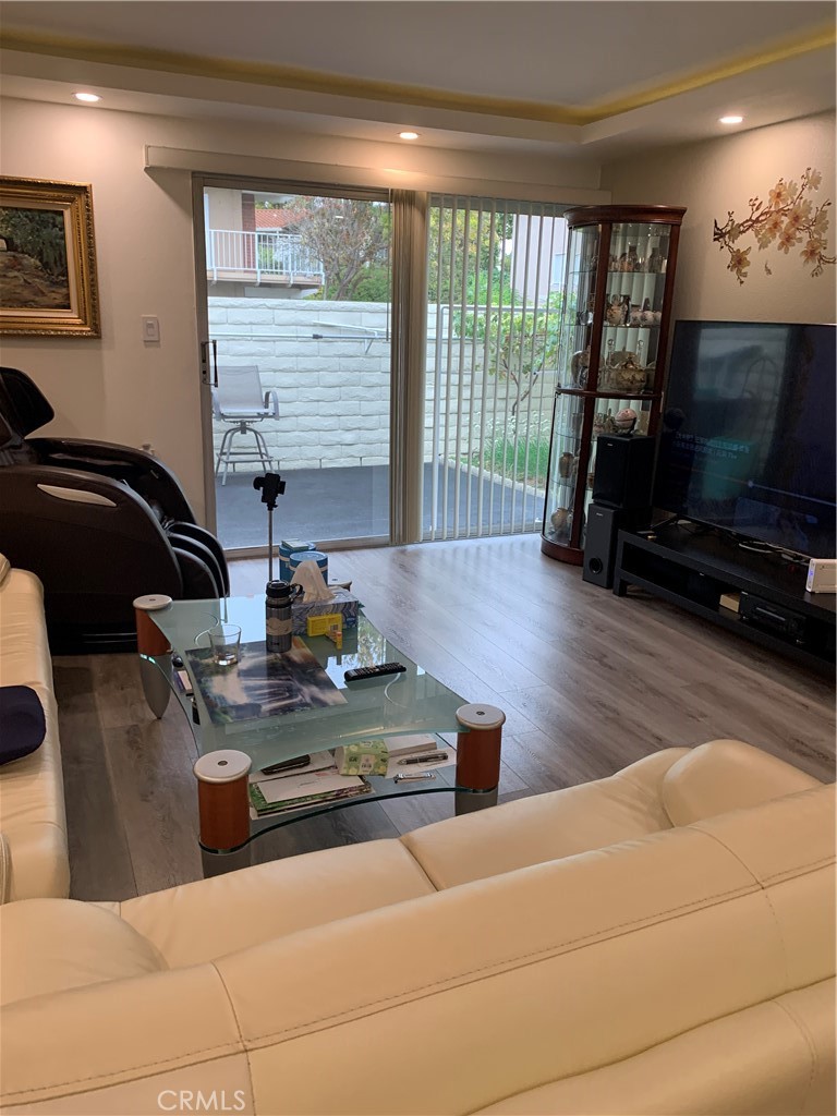 MLS #OC25075546 image #2