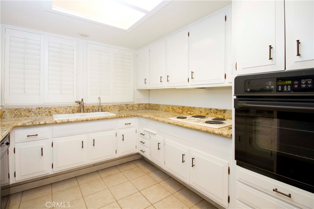 MLS #OC25076211 image #9