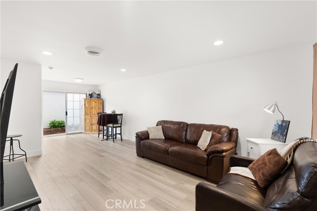 MLS #OC25076987 image #2